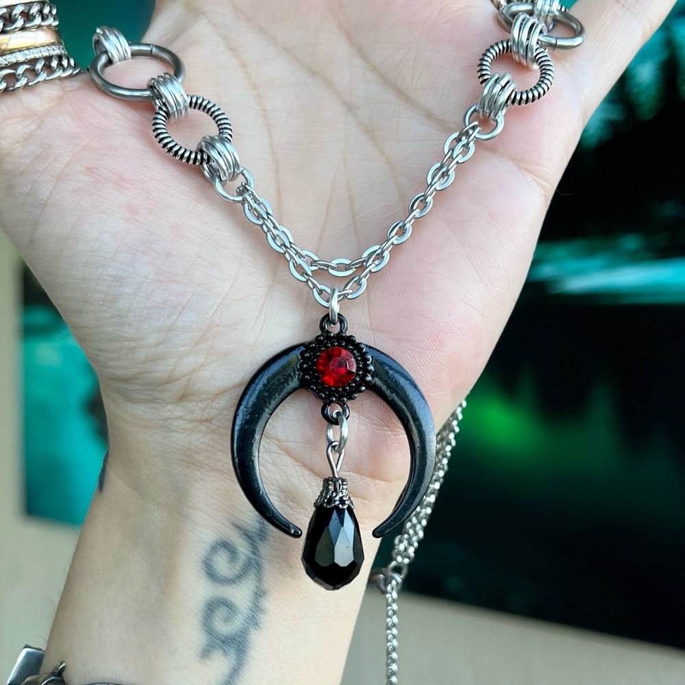 Handmade maille choker necklace black up side down moon lunula red & black stone - Picture 10 of 14